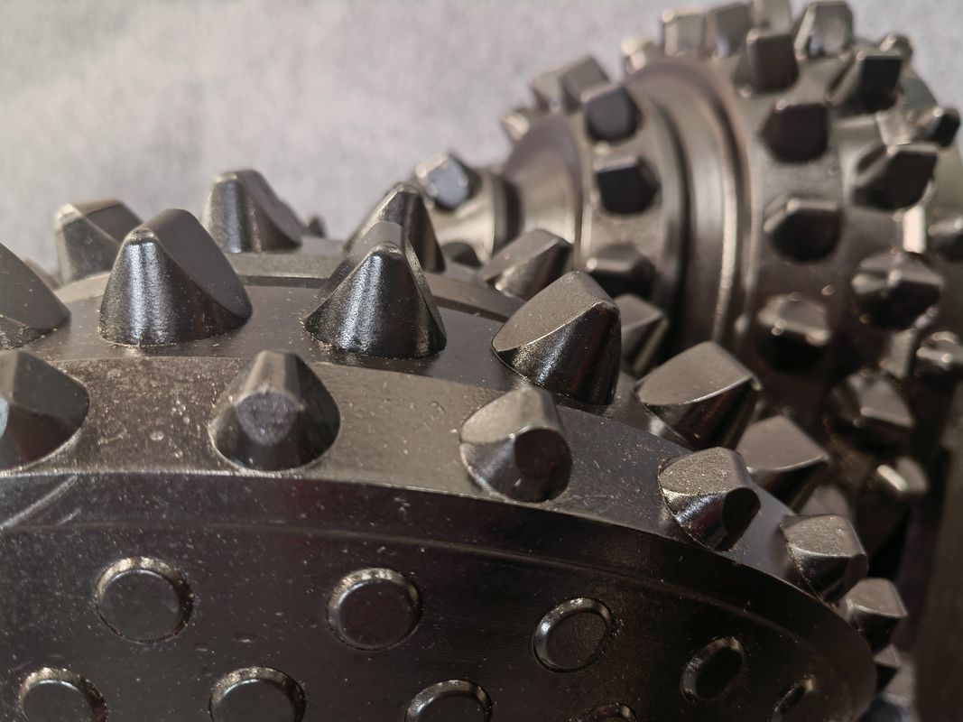 16 ((406.4mm) ঘোরানো শঙ্কু রক রোলার ড্রিল বিট 3 দক্ষ ড্রিলিং জন্য কাটার