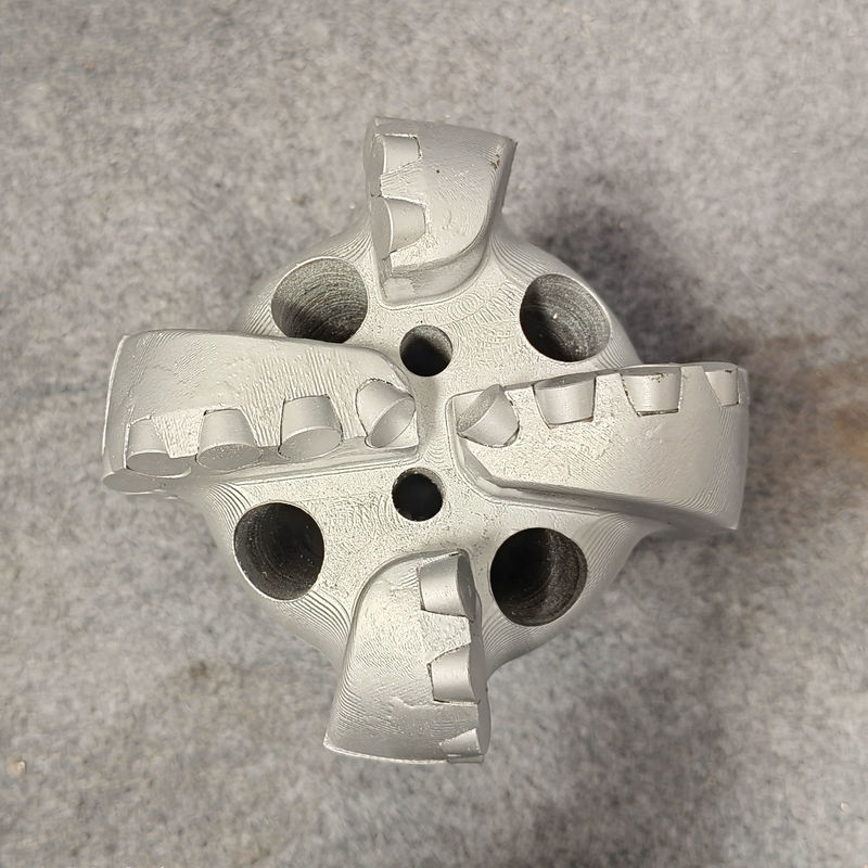 কার্বাইড স্টিল পিডিসি বিটস ফিক্সড কাটার ডিজাইন এবং 146 মিমি -4 ব্লেডের সাথে ওয়াটার ওয়েল ড্রিলিং