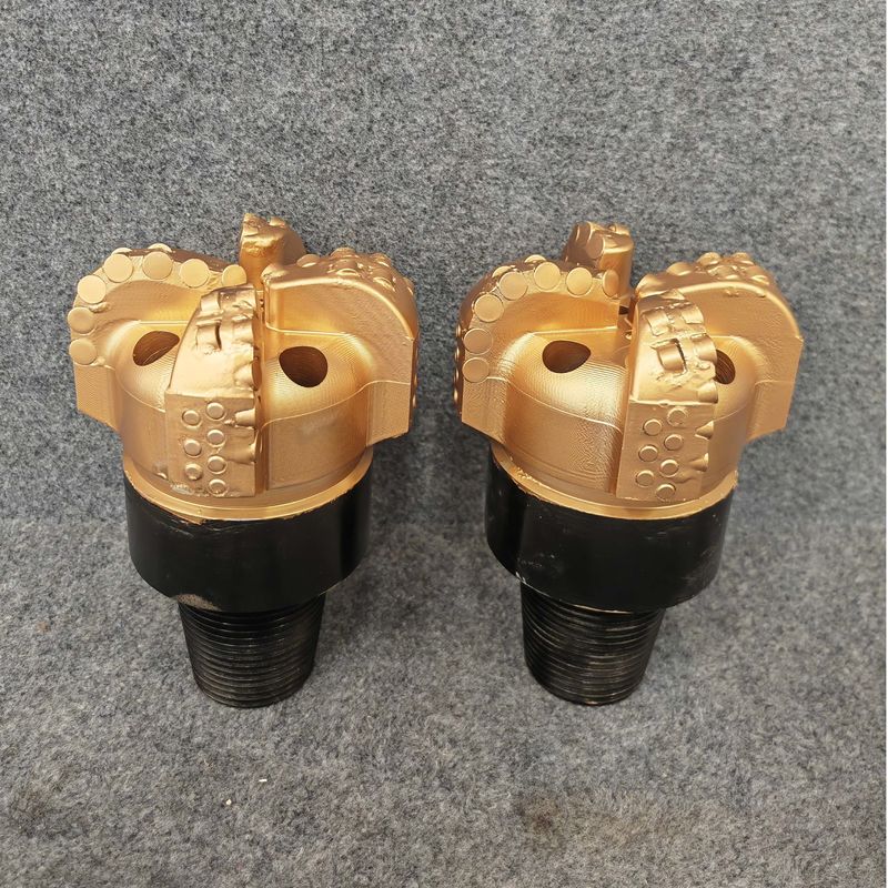 স্টিলের শরীরের পিডিসি ড্রিল বিটস 98 মিমি থেকে 3593.7 মিমি পর্যন্ত কাস্টমাইজযোগ্য আকারের সাথে নরম থেকে মাঝারি নরম গঠন জন্য